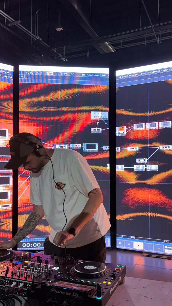 HERTZflimmern x 0% · Serie de Música Electrónica